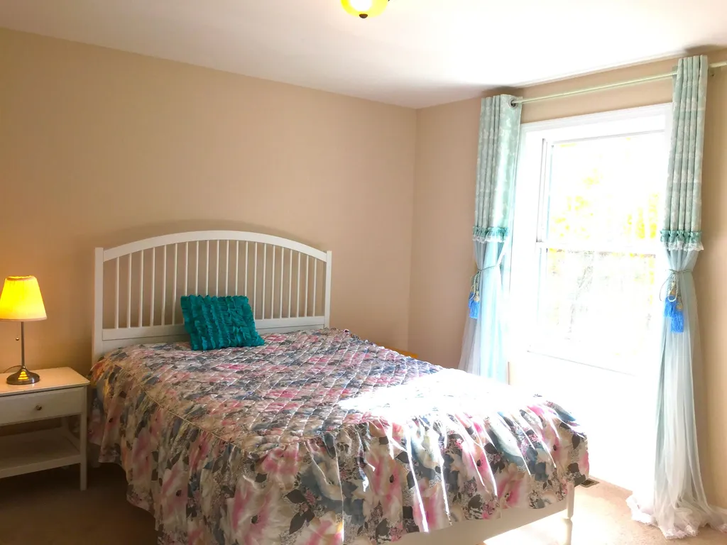27 Nesenkeag Drive Litchfield NH 03052