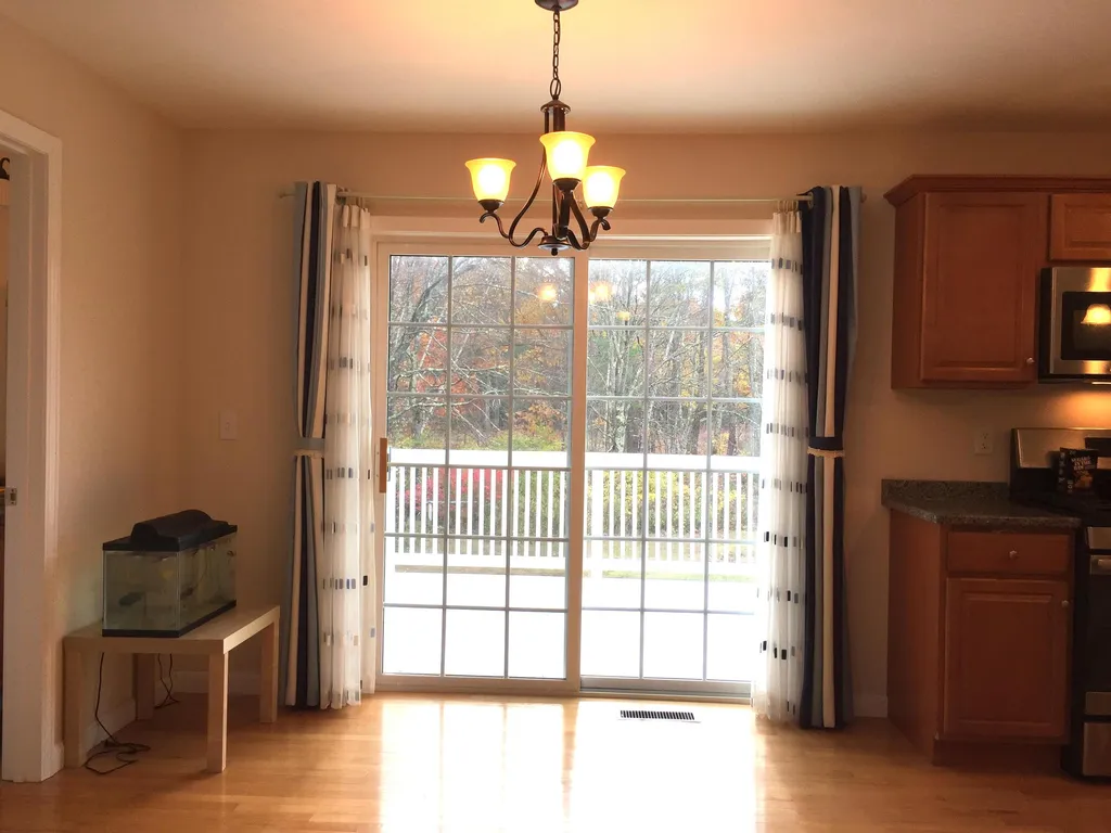 27 Nesenkeag Drive Litchfield NH 03052