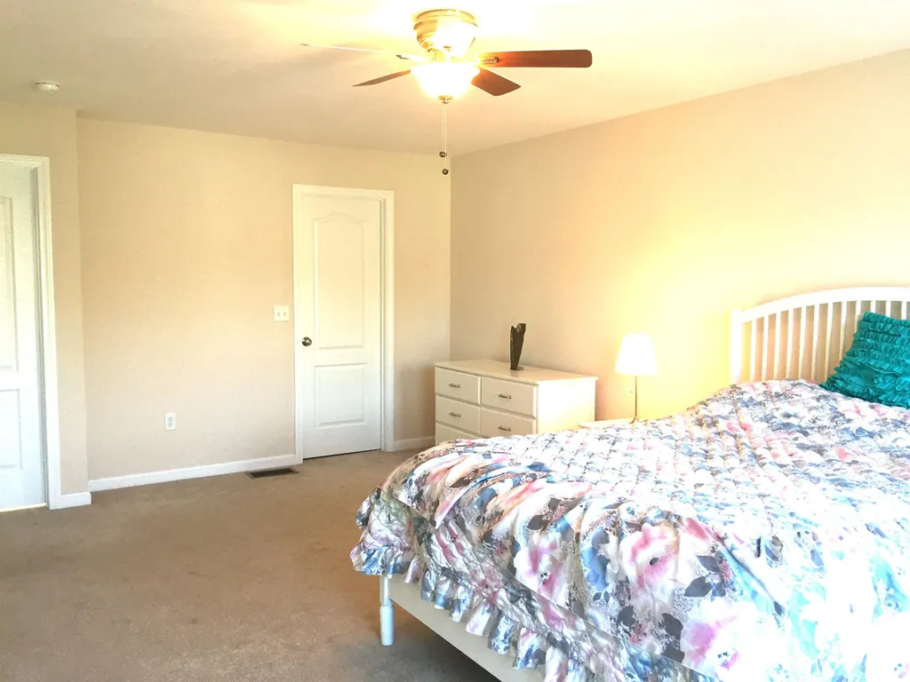 27 Nesenkeag Drive Litchfield NH 03052