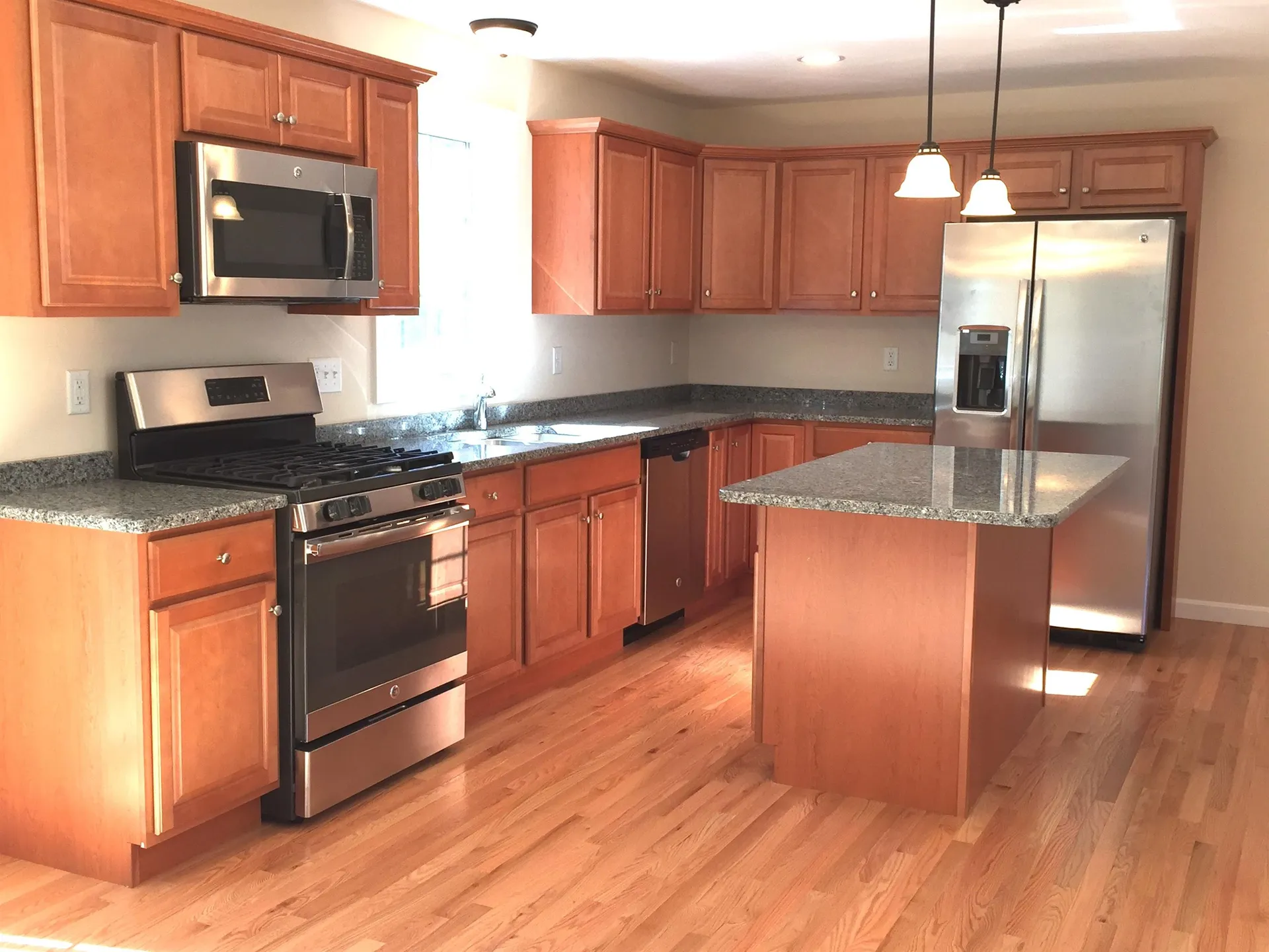 27 Nesenkeag Drive Litchfield NH 03052