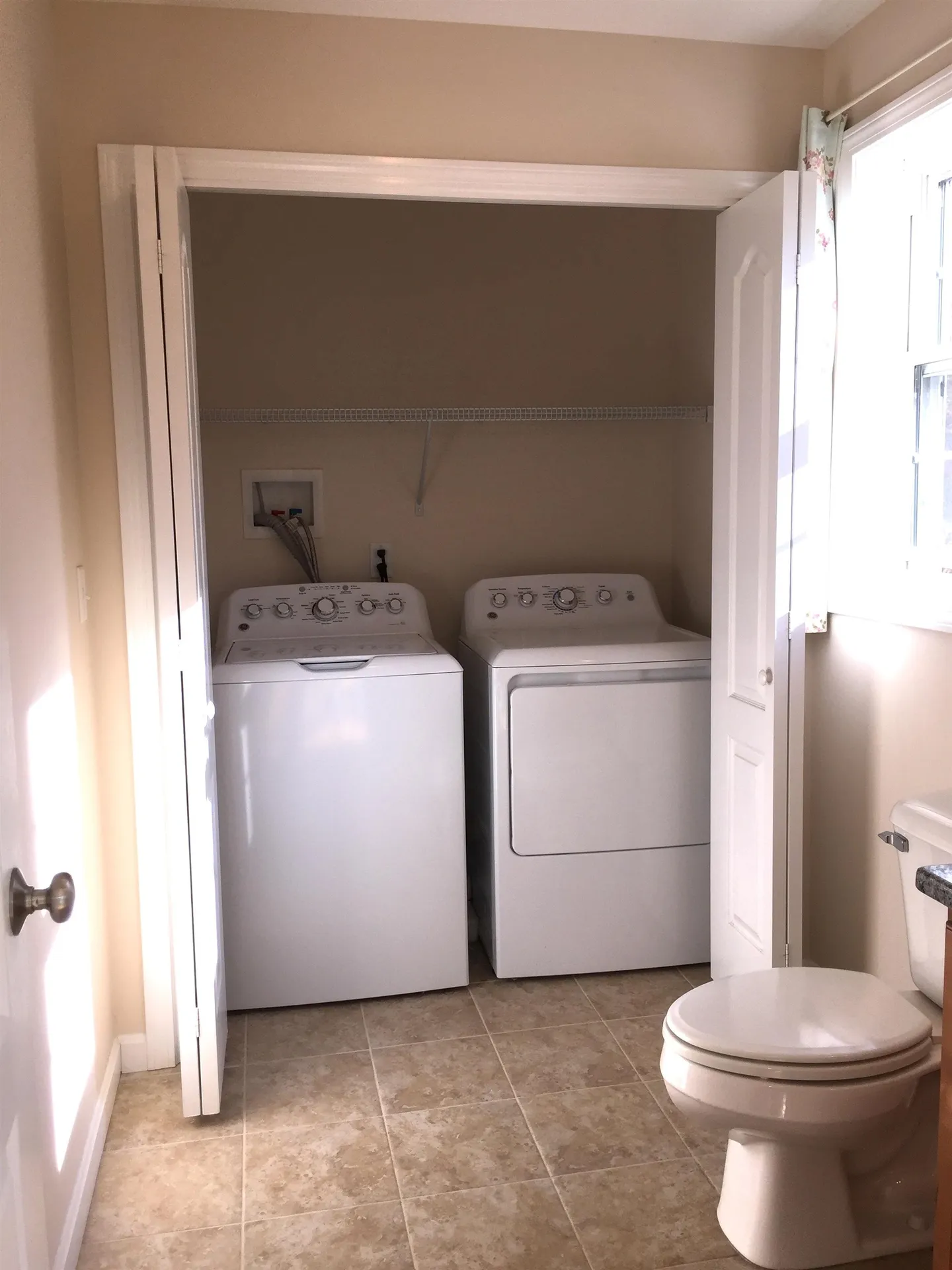 27 Nesenkeag Drive Litchfield NH 03052