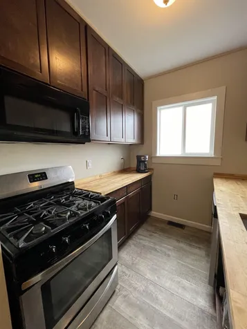 11 Hobbs Avenue Nashua NH 03060