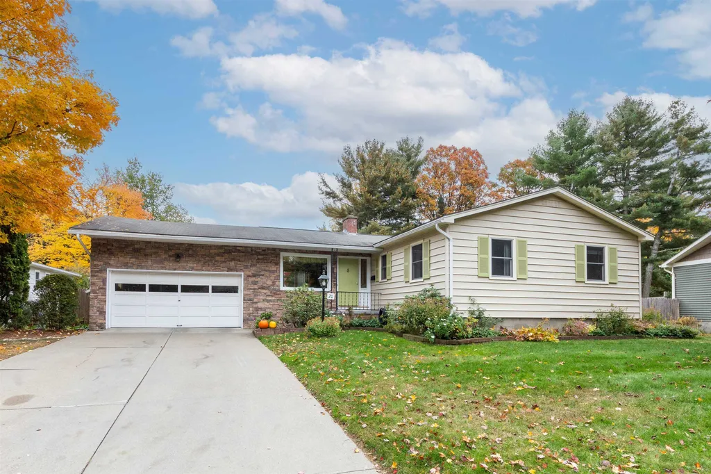 20 Tanglewood Drive South Burlington VT 05403