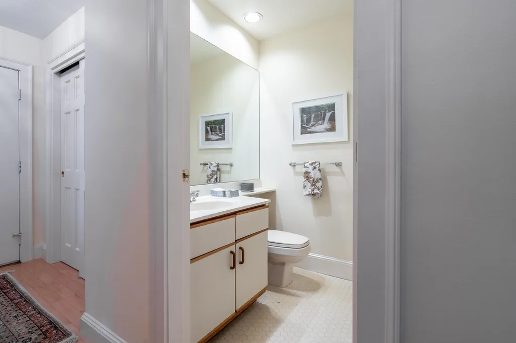 579 Sagamore Avenue Portsmouth NH 03801