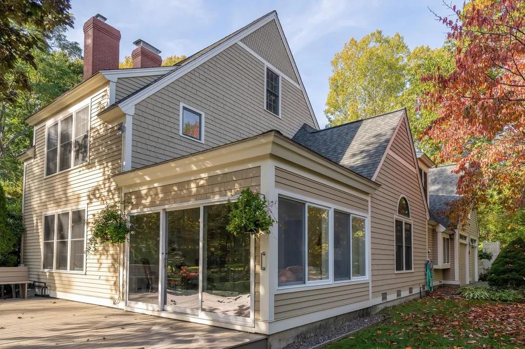579 Sagamore Avenue Portsmouth NH 03801