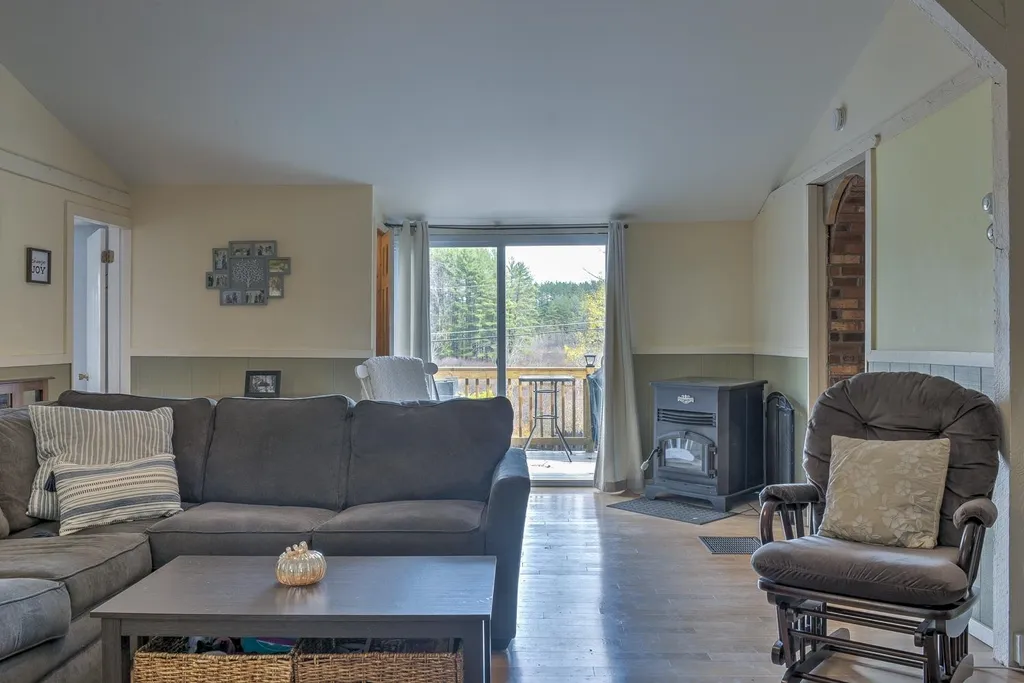 135 West Street Swanzey NH 03446