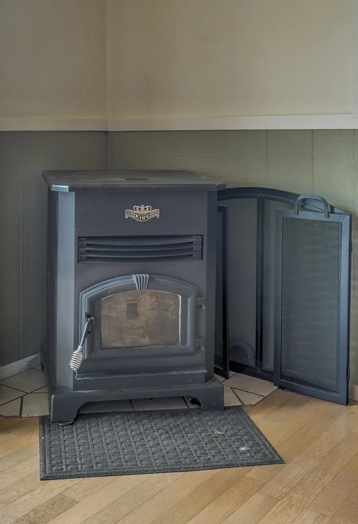 135 West Street Swanzey NH 03446