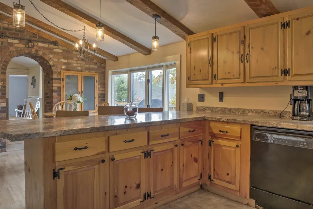 135 West Street Swanzey NH 03446