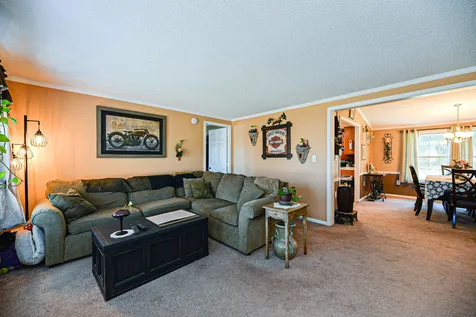 31 Lilac Court Raymond NH 03077