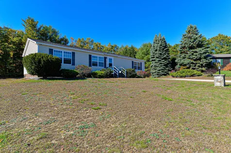 31 Lilac Court Raymond NH 03077