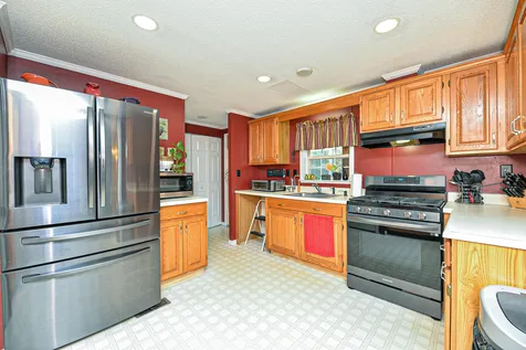 31 Lilac Court Raymond NH 03077