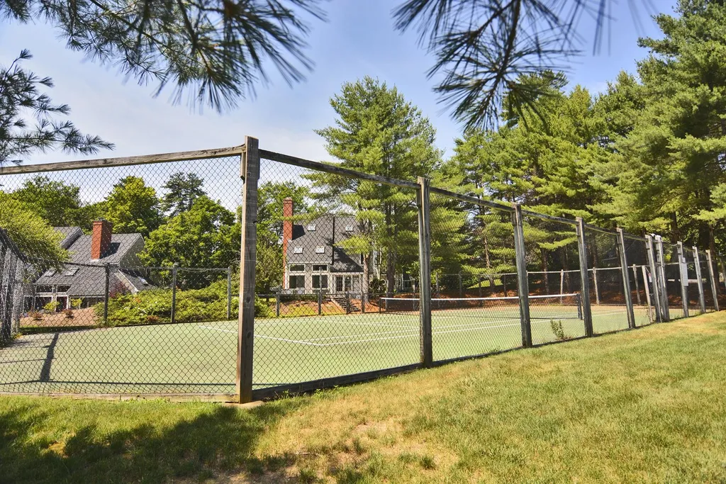 29 Gables Drive Laconia NH 03246