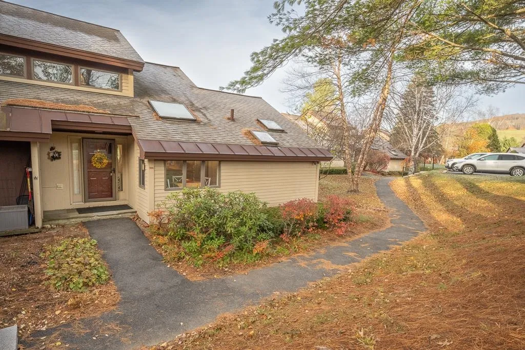 40 Lakeland Drive Hartford VT 05059