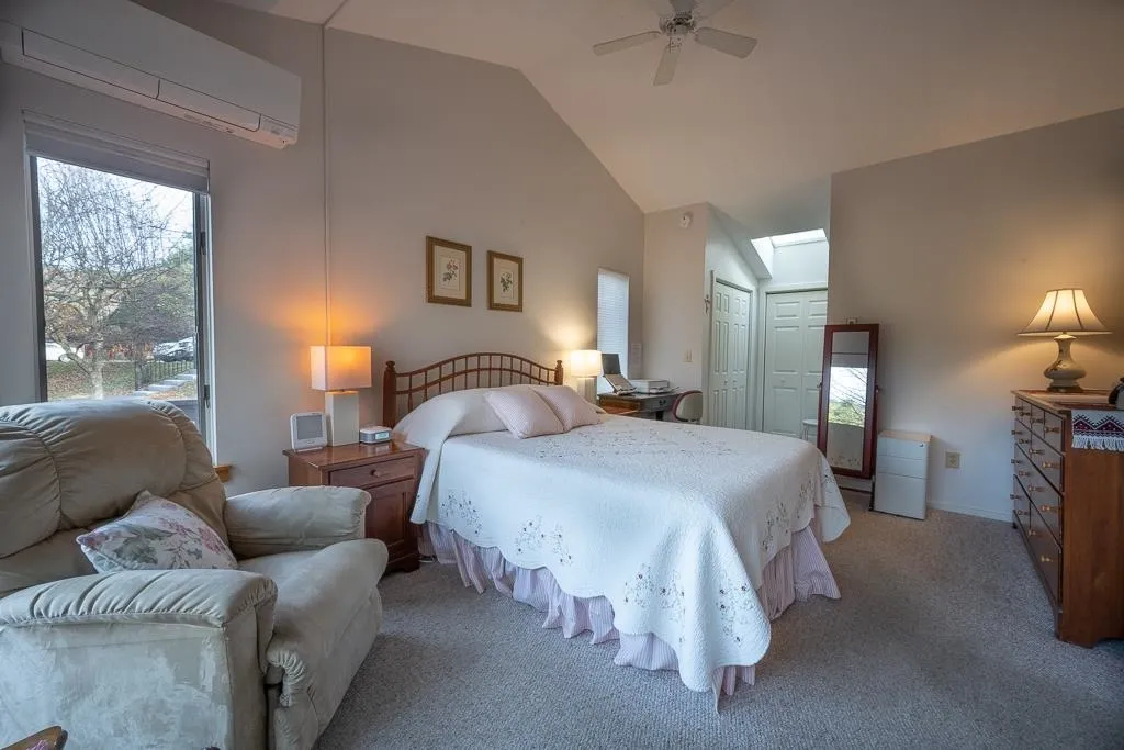 40 Lakeland Drive Hartford VT 05059