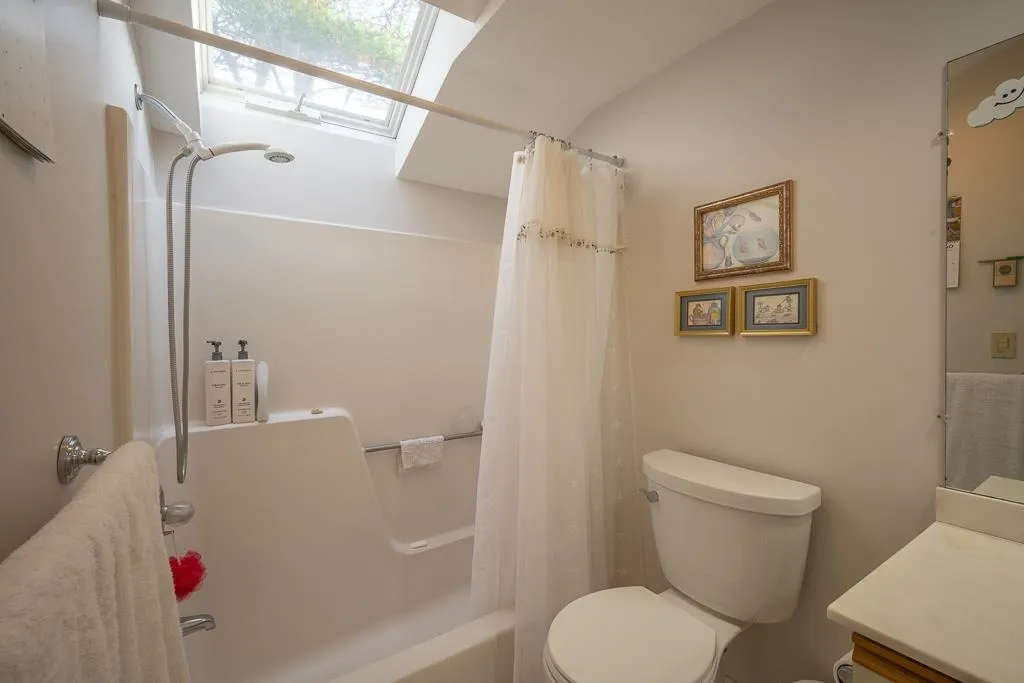 40 Lakeland Drive Hartford VT 05059
