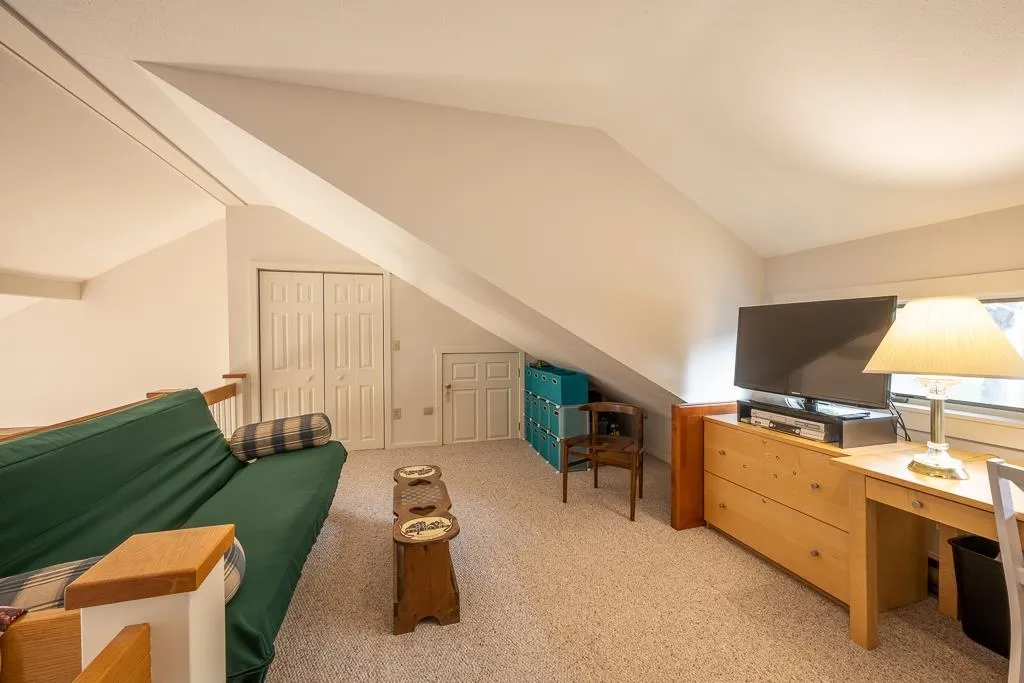 40 Lakeland Drive Hartford VT 05059