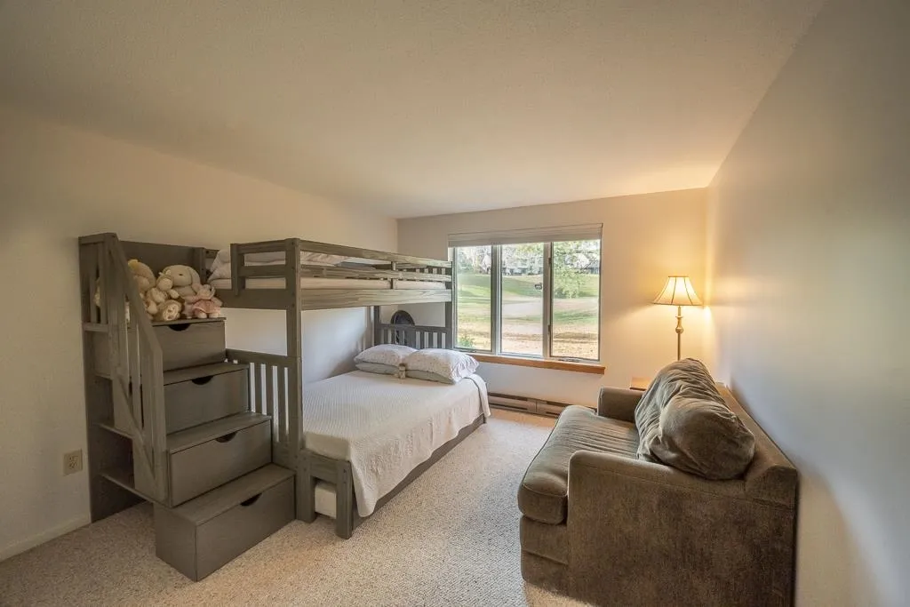40 Lakeland Drive Hartford VT 05059