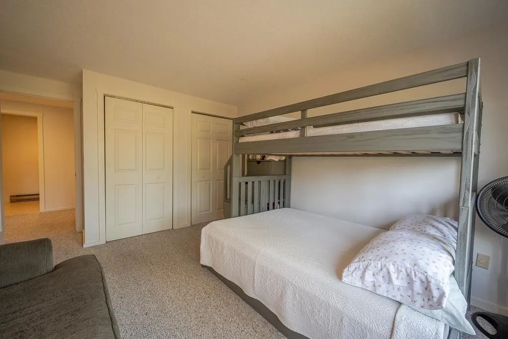 40 Lakeland Drive Hartford VT 05059
