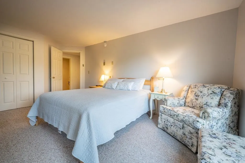 40 Lakeland Drive Hartford VT 05059