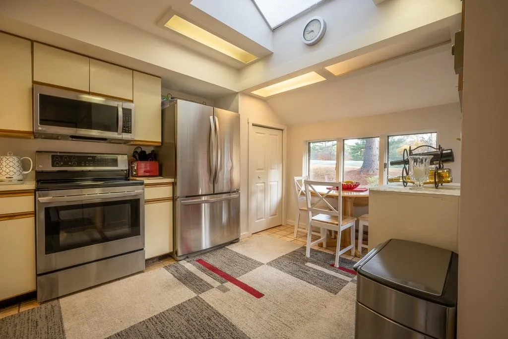 40 Lakeland Drive Hartford VT 05059