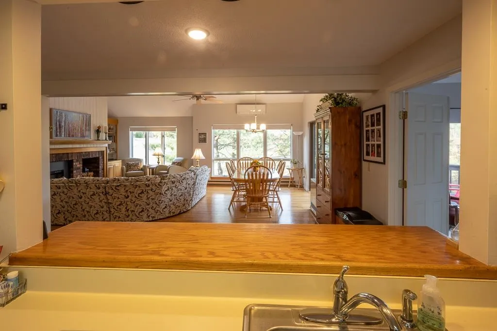 40 Lakeland Drive Hartford VT 05059