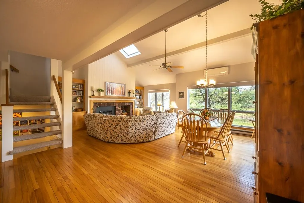 40 Lakeland Drive Hartford VT 05059