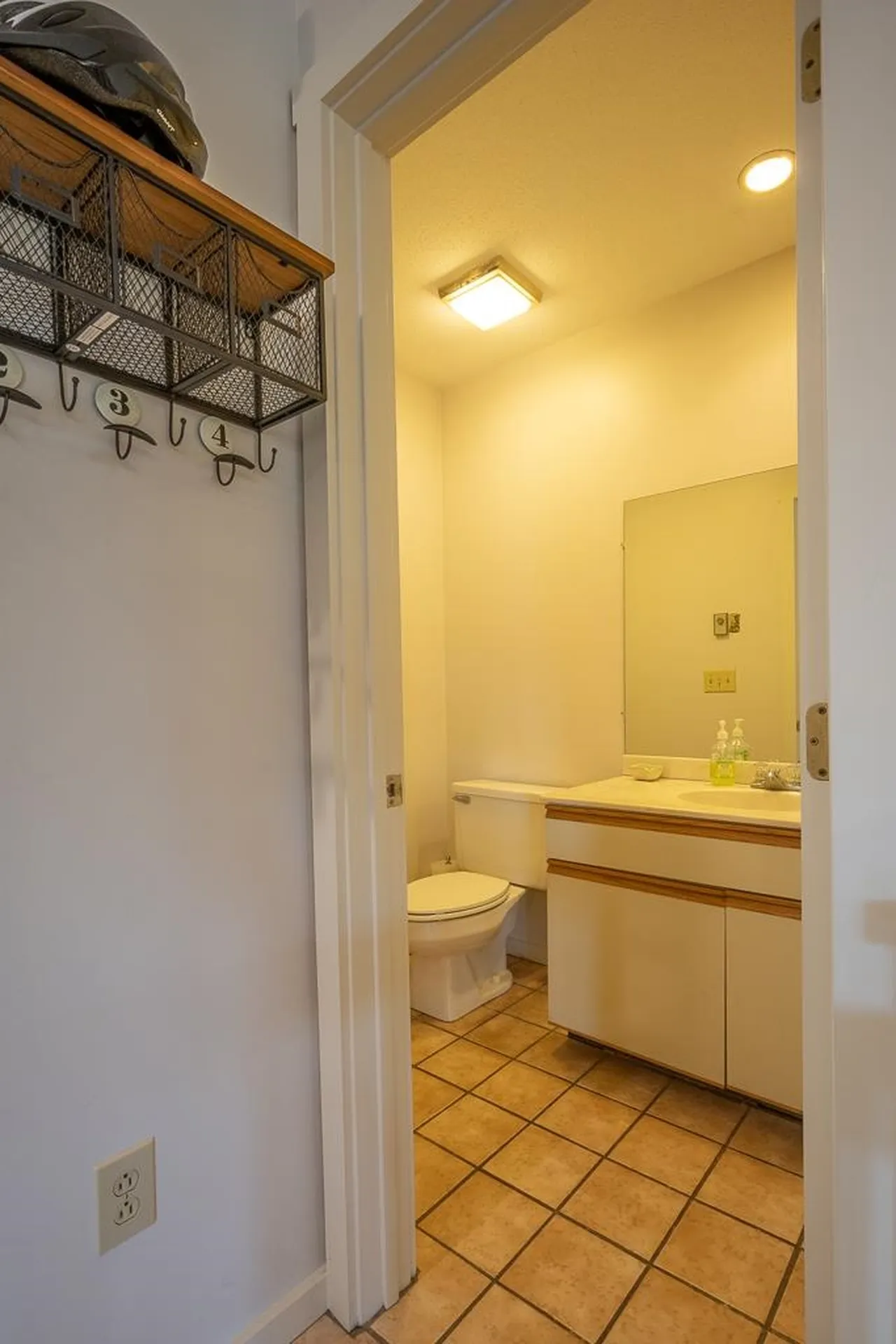 40 Lakeland Drive Hartford VT 05059