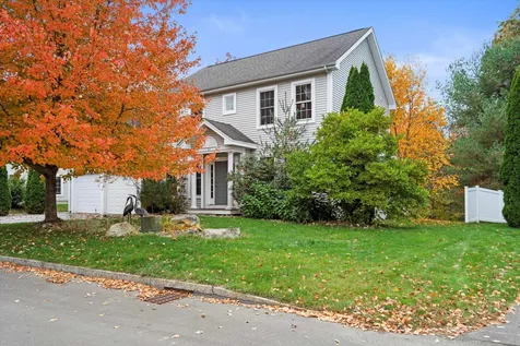 32 River Birch Circle Manchester NH 03102
