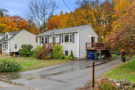 49 Pond Drive Manchester NH 03103