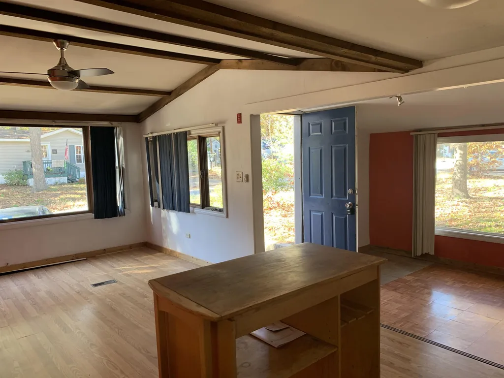 123 Roberts Road Barrington NH 03825