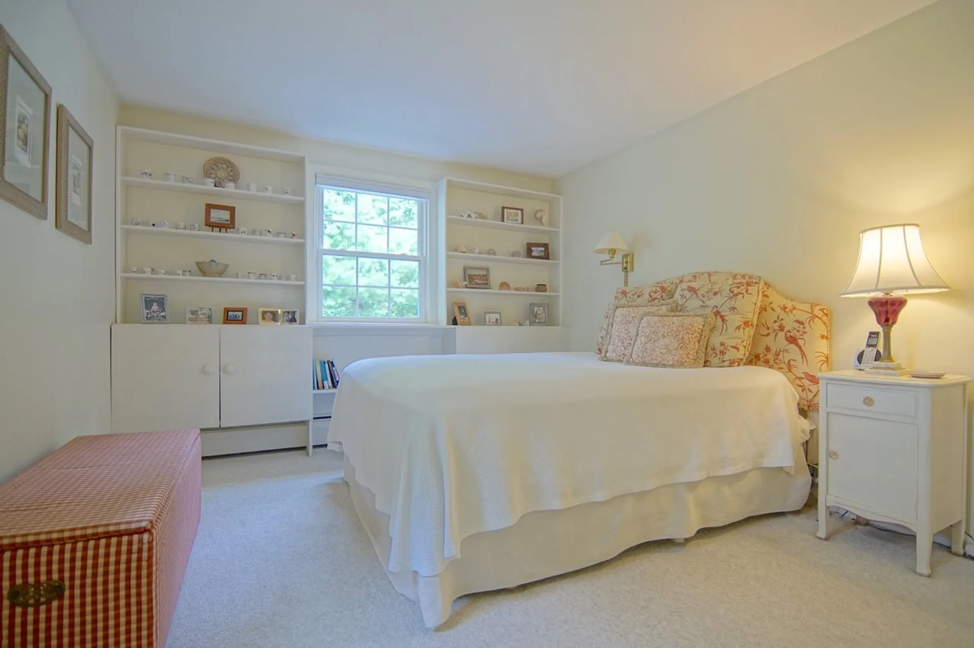 19 Woodknoll Drive North Hampton NH 03862