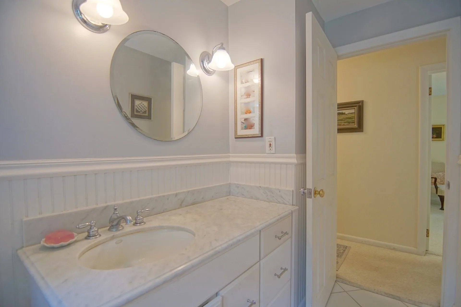 19 Woodknoll Drive North Hampton NH 03862
