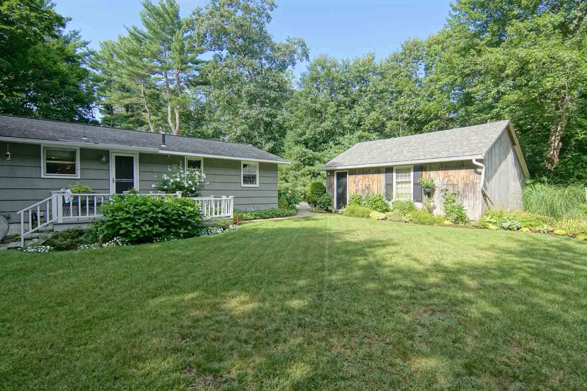19 Woodknoll Drive North Hampton NH 03862