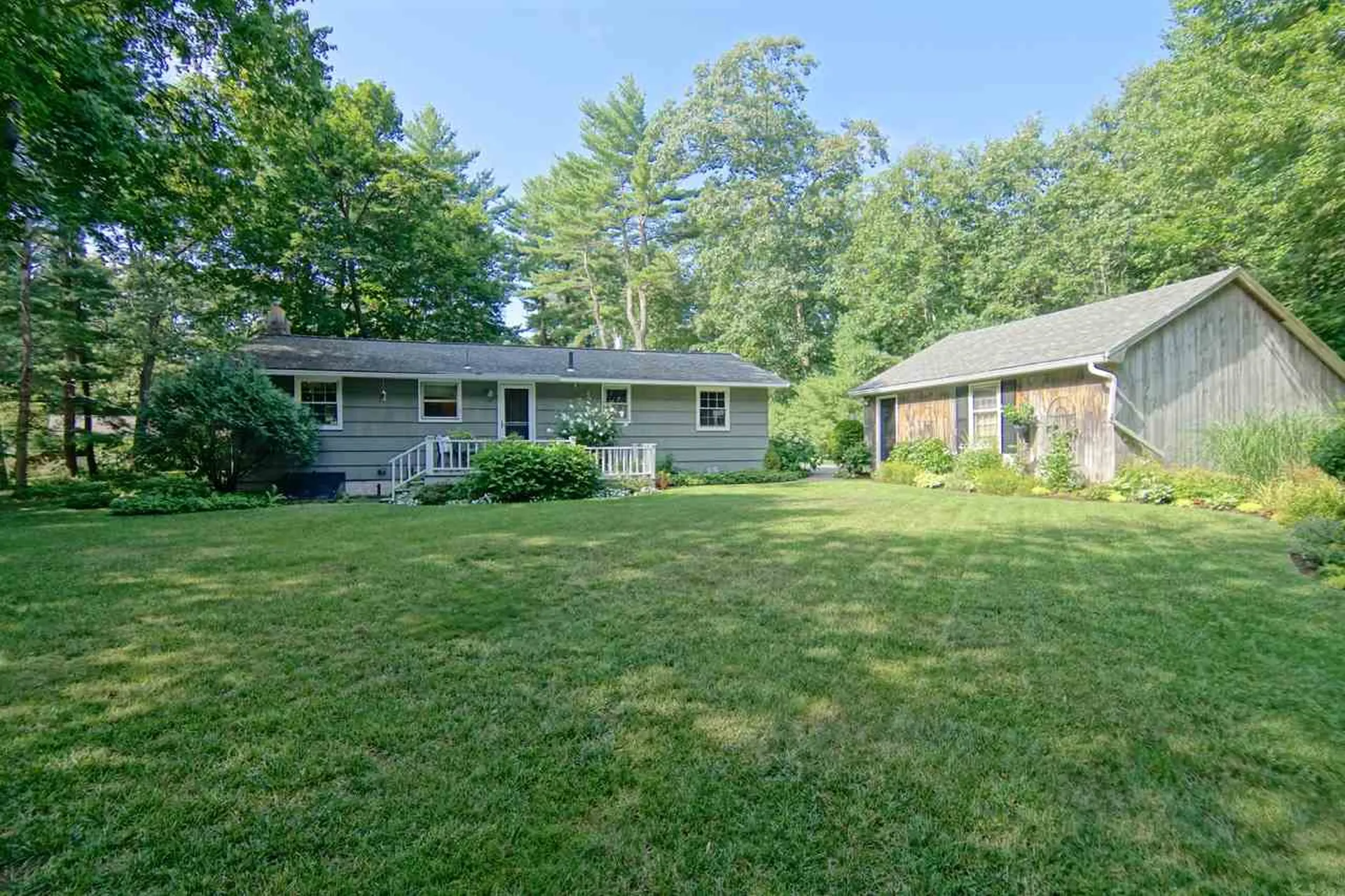 19 Woodknoll Drive North Hampton NH 03862