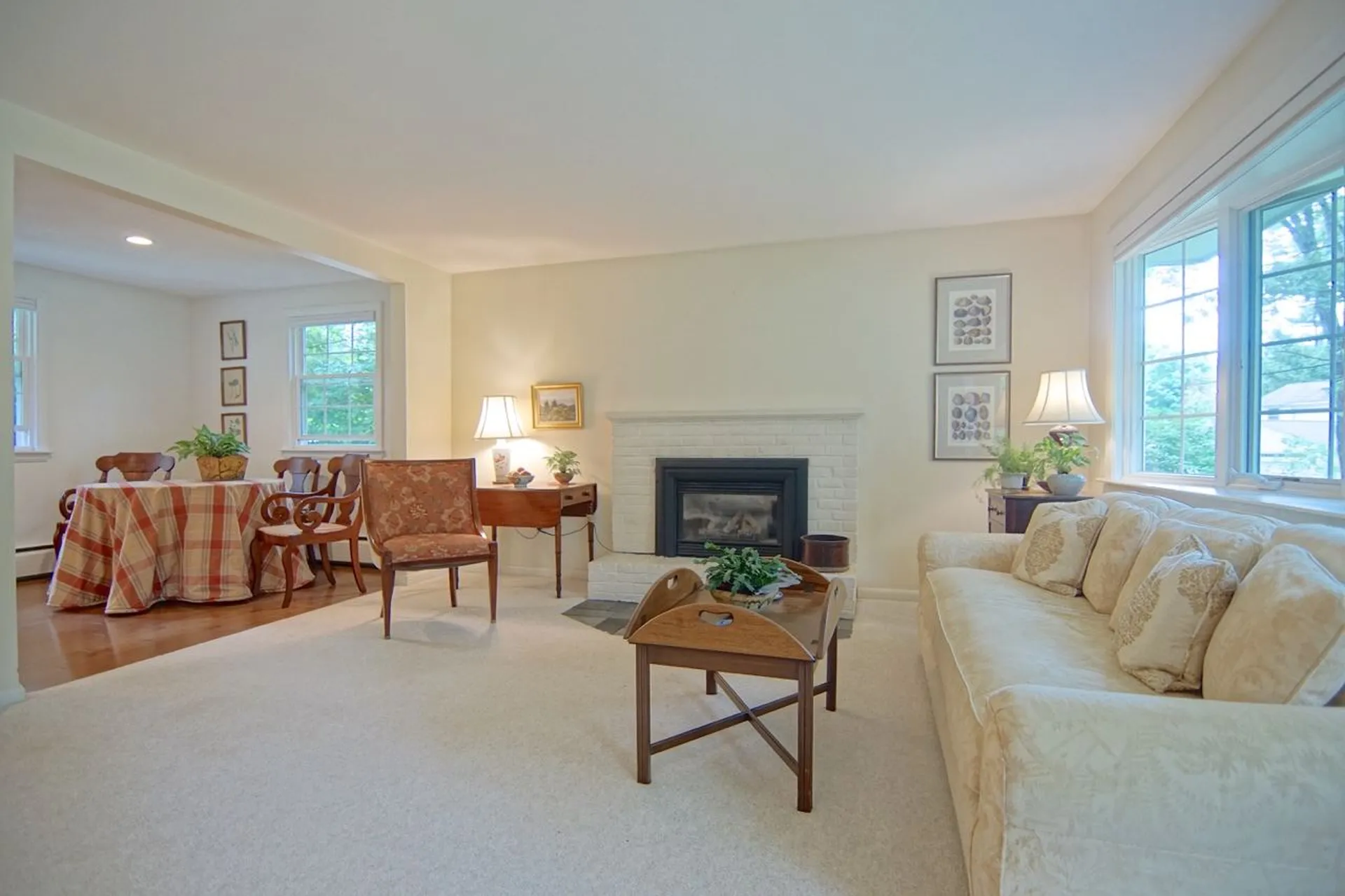 19 Woodknoll Drive North Hampton NH 03862