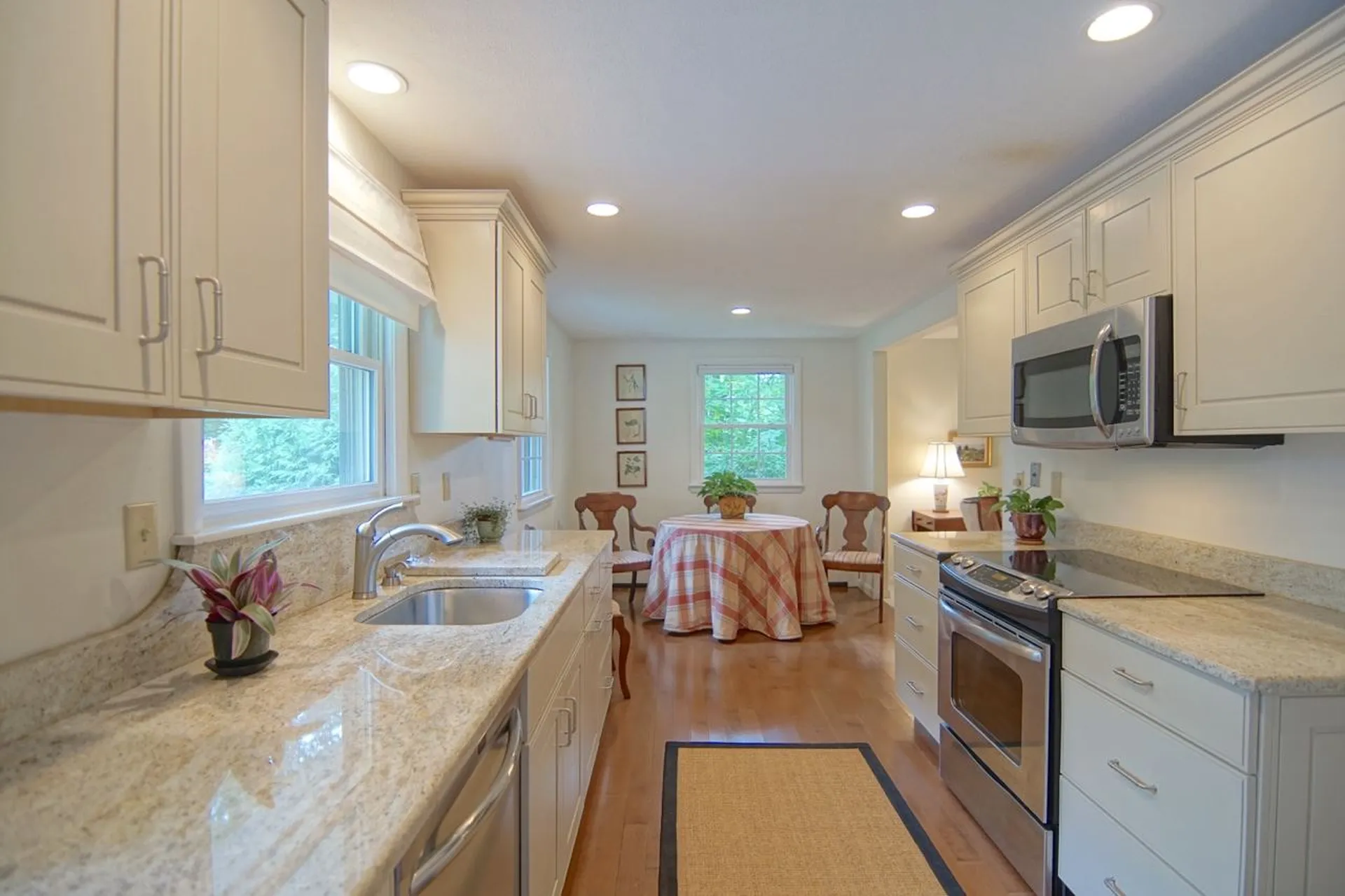 19 Woodknoll Drive North Hampton NH 03862