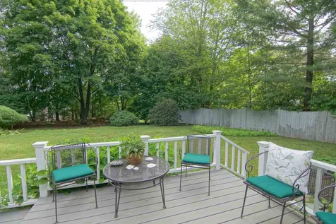 19 Woodknoll Drive North Hampton NH 03862