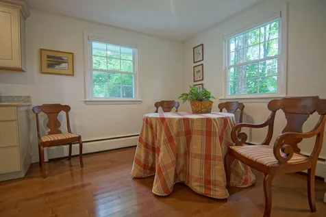 19 Woodknoll Drive North Hampton NH 03862