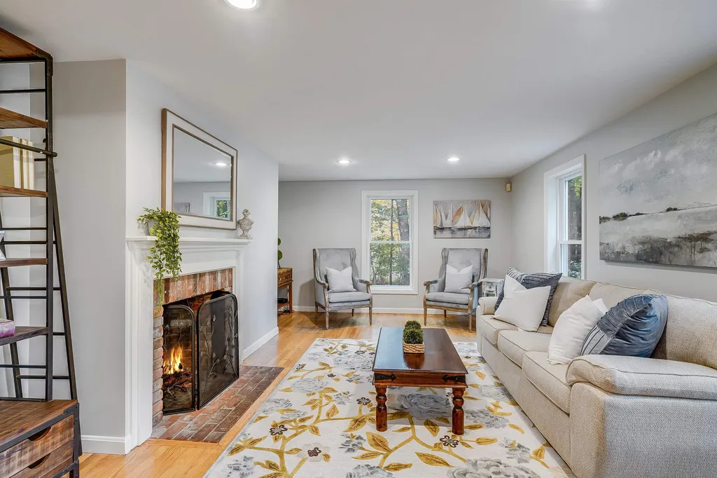 55 Oakwood Drive Portsmouth NH 03801