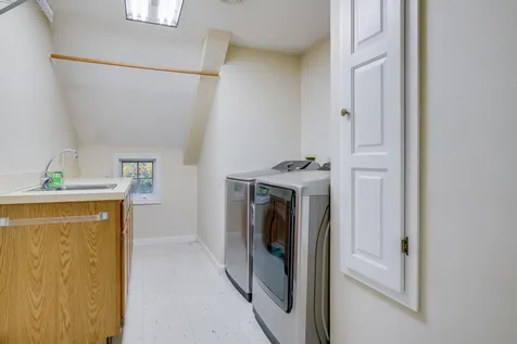 55 Oakwood Drive Portsmouth NH 03801