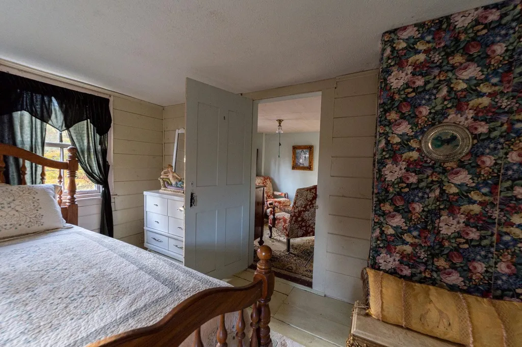 604 Stinson Lake Road Rumney NH 03266