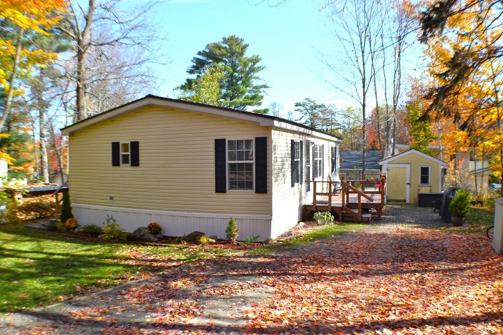 53 Pinewood Avenue Bethlehem NH 03574