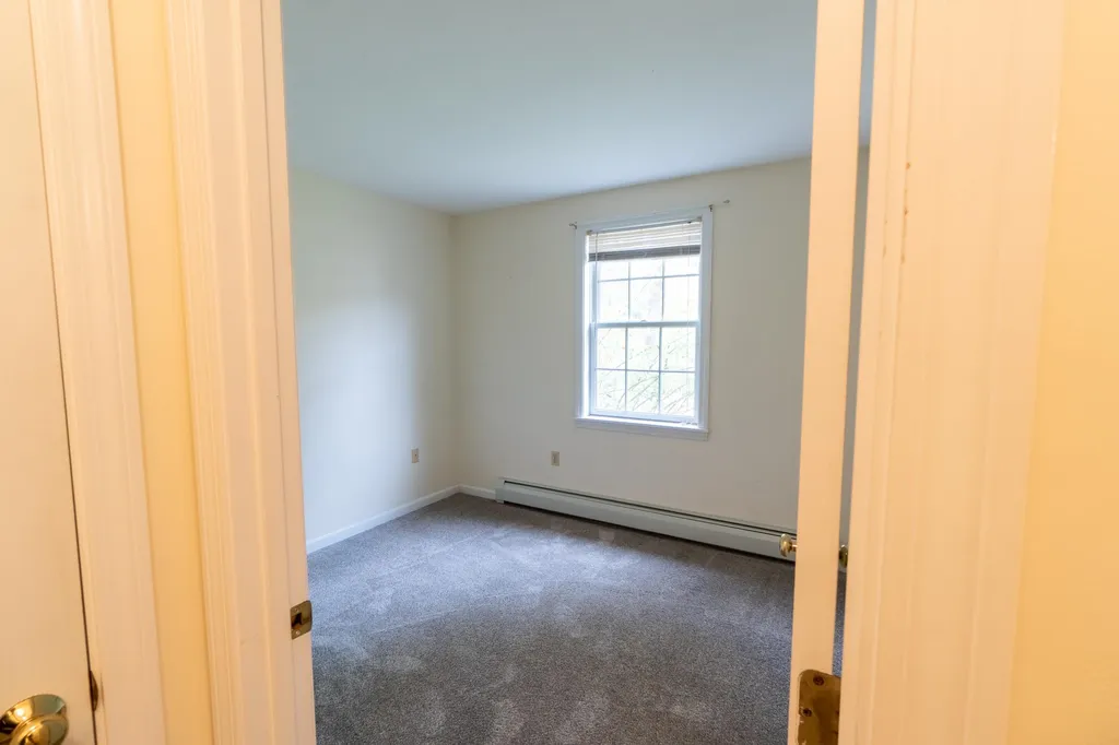 27 Barnes Avenue Alton NH 03809