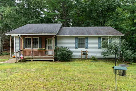 27 Barnes Avenue Alton NH 03809