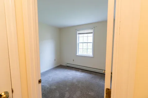 27 Barnes Avenue Alton NH 03809