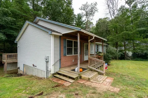 27 Barnes Avenue Alton NH 03809