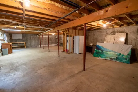 27 Barnes Avenue Alton NH 03809
