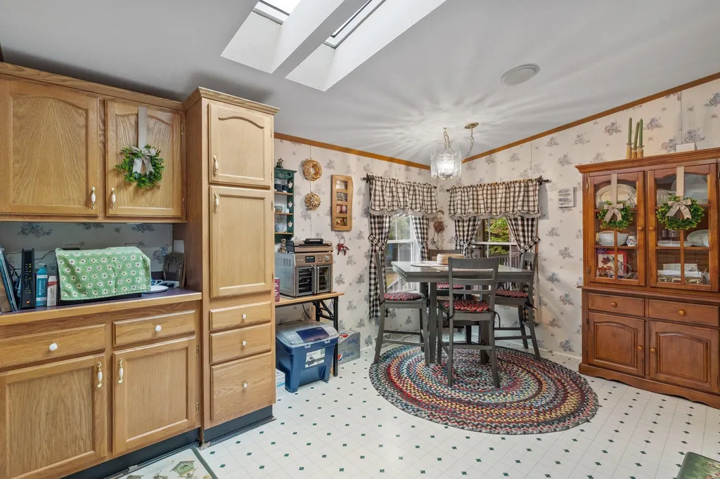 13 Bethlehem Road Whitefield NH 03598