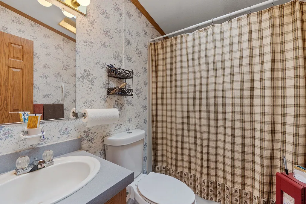 13 Bethlehem Road Whitefield NH 03598