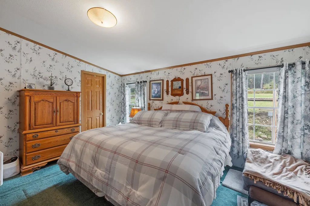 13 Bethlehem Road Whitefield NH 03598